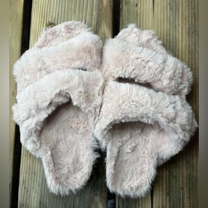 Kidmi Fuzzy Slippers With Cork Footbed Fluffy Sides. Adjustable Buckle Size 5/6